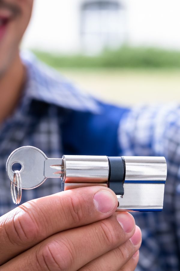 Aufsperrdienst Düsseldorf - Schlüsseldienst - Schlüsselnotdienst - Türöffnung - Schlosswechsel - Einbruchschutz - Schloss defekt - Schlüssel verloren - Tür zugefallen