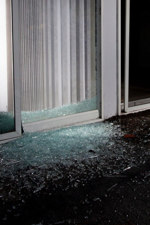 Einbruchschutz Düsseldorf - Aufsperrdienst Düsseldorf - Schlüsseldienst - Schlüsselnotdienst - Türöffnung - Schlosswechsel - Einbruchschutz - Schloss defekt - Schlüssel verloren - Tür zugefallen