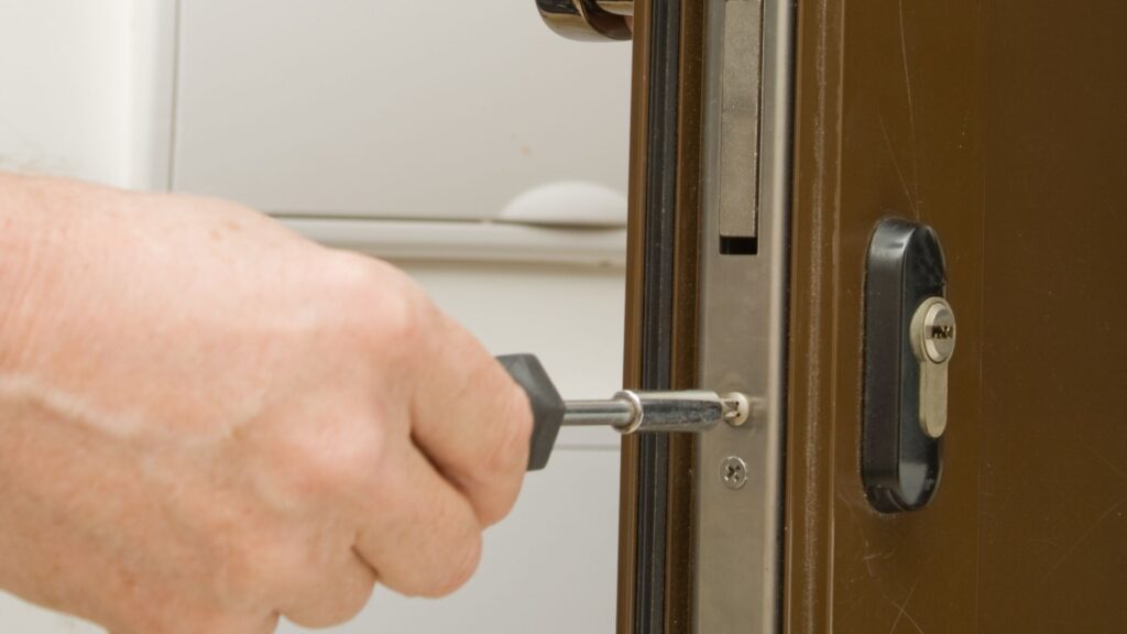 Schlüsselnotdienst Düsseldorf - Aufsperrdienst Düsseldorf - Schlüsseldienst - Schlüsselnotdienst - Türöffnung - Schlosswechsel - Einbruchschutz - Schloss defekt - Schlüssel verloren - Tür zugefall